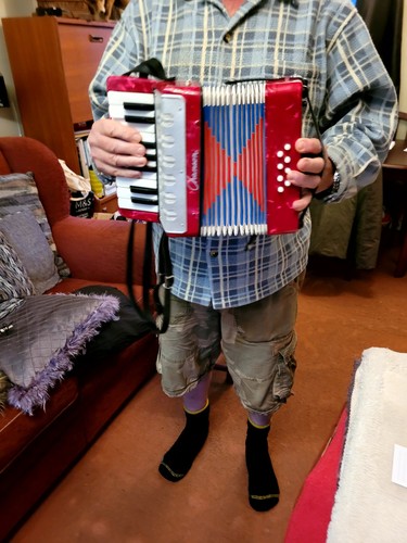 Chanson manual accordion - chanson.,