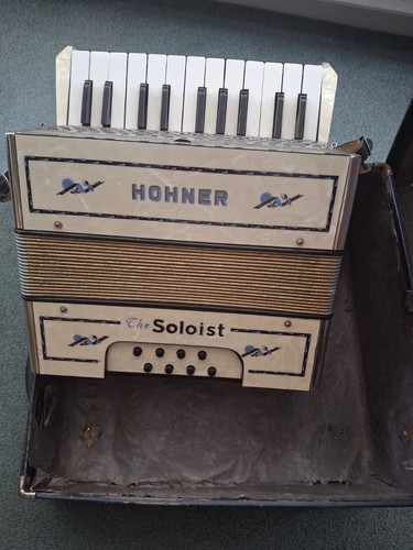 Hohner soloist accordion 8 - hohner,